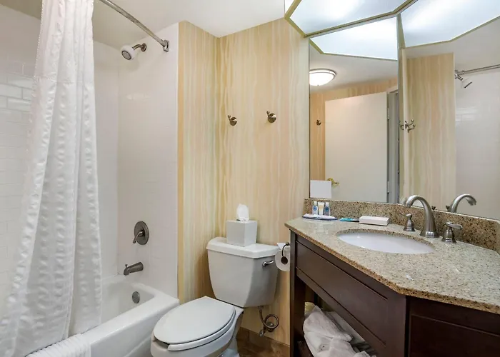 Comfort Inn & Suites Newark - Wilmington